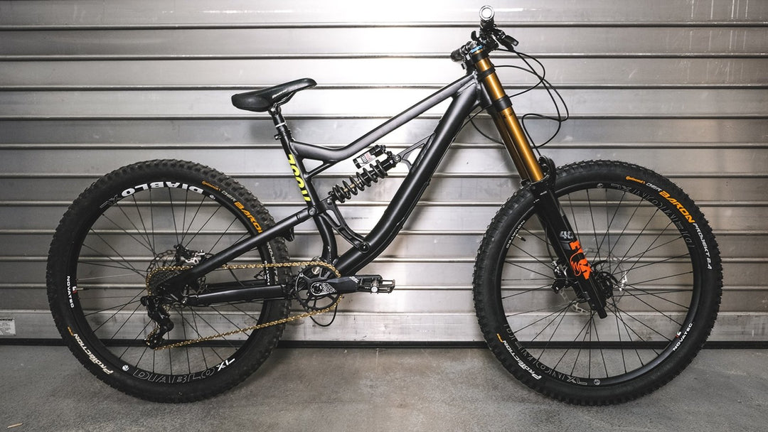 Neues DOWNHILL BIKE! Bike Build Rose Bikes Soulfire DH 2021 - The Motion Brand