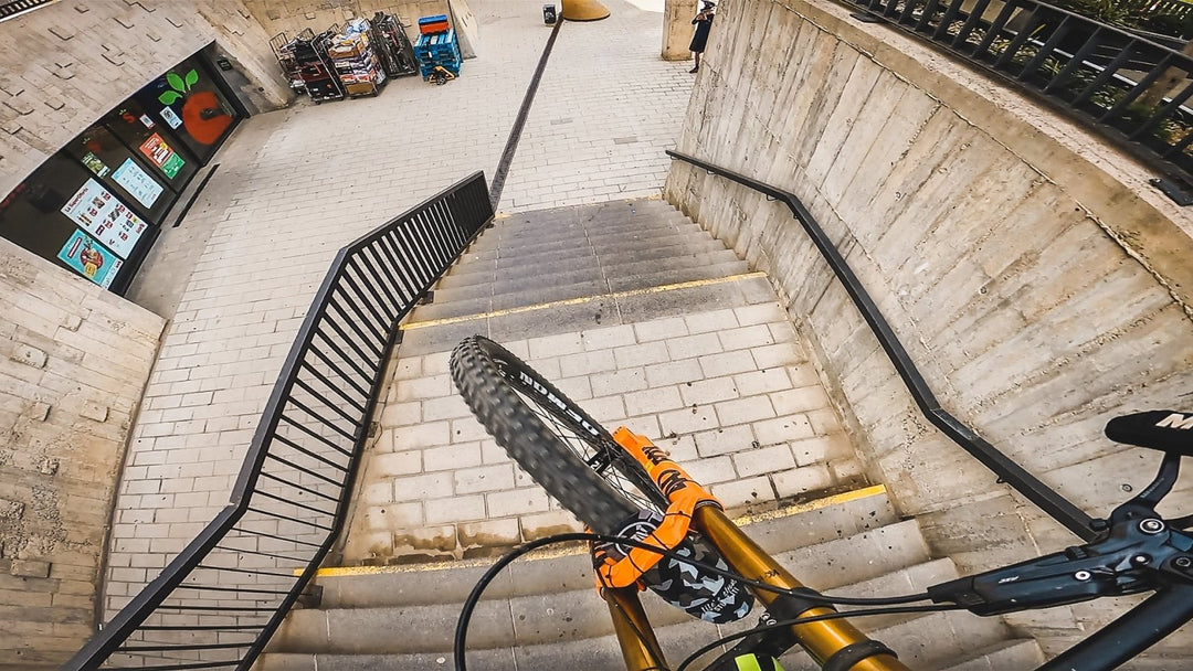 URBAN DOWNHILL MTB Street Tour Premia De Mar - The Motion Brand