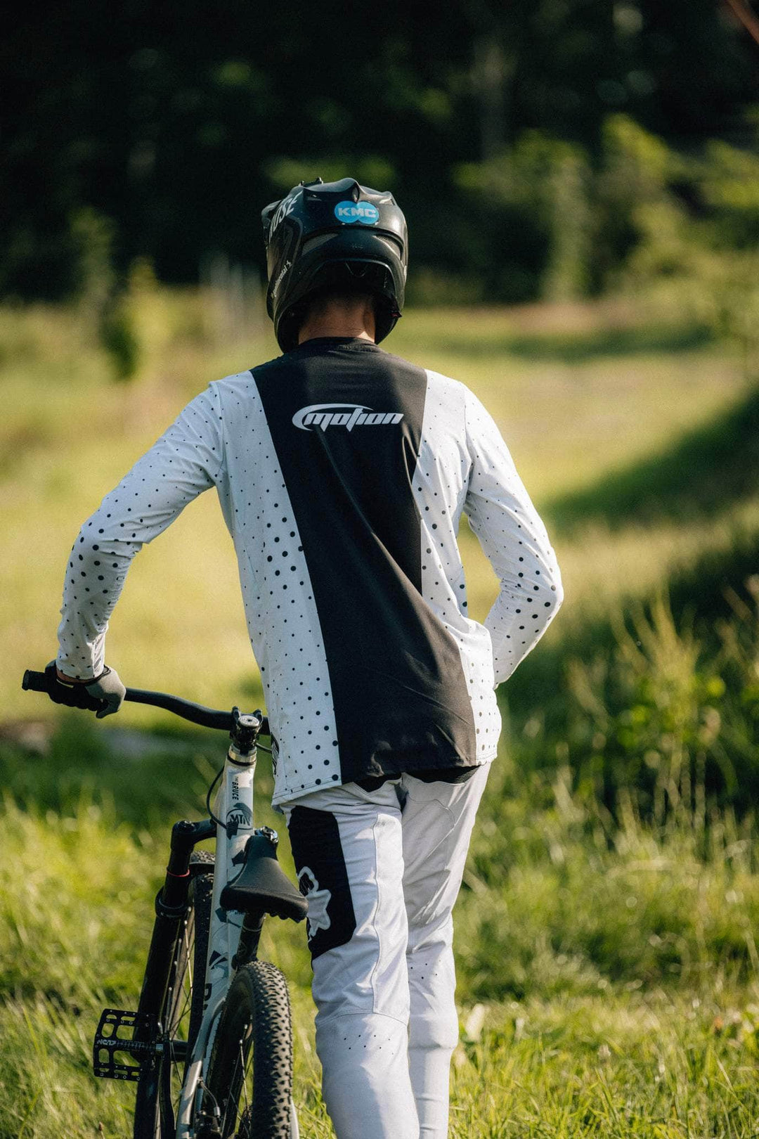 funktionsshirt mountainbike White MTB Jersey – Lukas Knopf