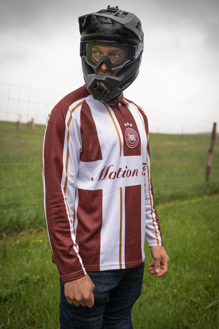 Red White Retro Motion Freeride Club Soccer Jersey - The Motion Brand Fußballtrikot Fussball Trikot Jersey MTB Jersey Lukas Knopf Trikot Mtn Components Trikot Rotes Jersey Rotes Trikot MTB