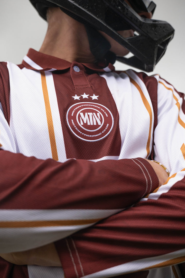 Red White Retro Motion Freeride Club Soccer Jersey - The Motion Brand Fußballtrikot Fussball Trikot Jersey MTB Jersey Lukas Knopf Trikot Mtn Components Trikot Rotes Jersey Rotes Trikot MTB