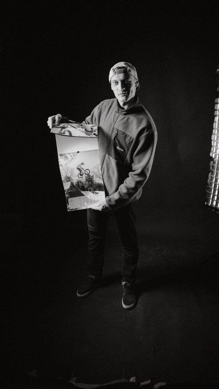 A3 Kalender 2026 - The Motion Brand ukas Knopf MTB Kalender Jahreskalender Fahrrad Mountainbike Kalender Lukas Knopf Merchandise Lukas Knopf Geschenkartikel