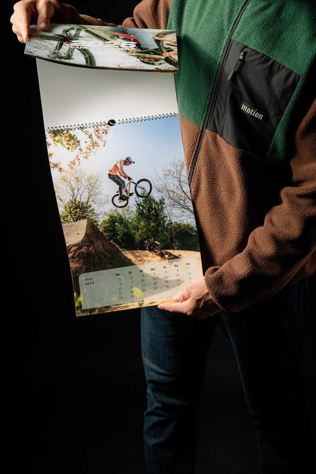 A3 Kalender 2026 - The Motion Brand ukas Knopf MTB Kalender Jahreskalender Fahrrad Mountainbike Kalender Lukas Knopf Merchandise Lukas Knopf Geschenkartikel