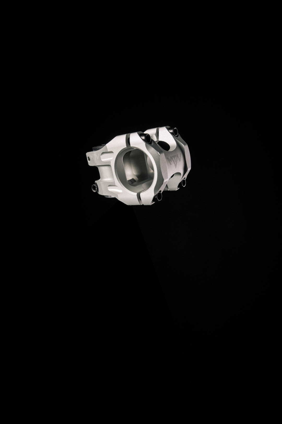 MTN Components MTB Vorbau - The Motion Brand MTN Components MTB Vorbau - The Motion Brand Lukas Knopf Vorbau Lukas Knopf Komponenten Merchandise Lukas Knopf Griffe Lifes Short Stunt It Lenker MTB Lenker Lukas Knopf Vorbau Silberner Vorbau Grauer Vorbau Matt