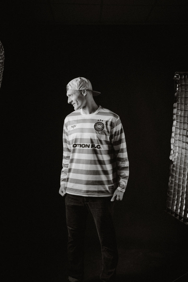 Green White Motion Freeride Club Soccer Jersey - The Motion Brand Fußballtrikot Fussball Trikot Jersey MTB Jersey Lukas Knopf Trikot Mtn Components Trikot Grünes Jersey