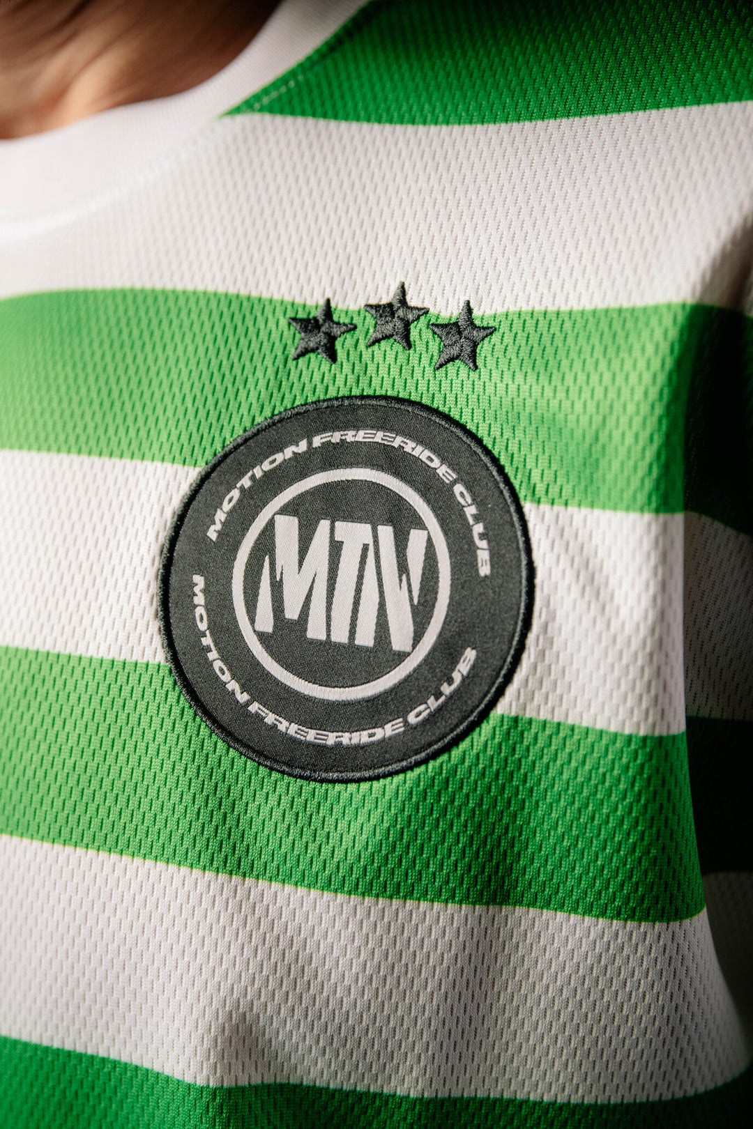 Green White Motion Freeride Club Soccer Jersey - The Motion Brand Fußballtrikot Fussball Trikot Jersey MTB Jersey Lukas Knopf Trikot Mtn Components Trikot Grünes Jersey