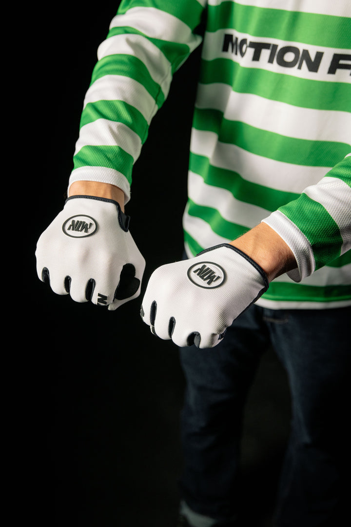 Bike Gloves Bike Handschuhe Fahrradhandschuhe Bikewear Bike wear Glove Weiß Lukas Knopf Merch Lukas Knopf Merchandise Life's Short Stunt It Weiße Fahrradhandschuhe Fahrradhandschuhe mit Handyfunktion Handschuhe Display bedienbar Fahrradhandschuhe smartphone smartphone handschuhe mtb handschuhe mtb glove mountainbike handschuhe Weiß White Biking Gloves White Bike Gloves