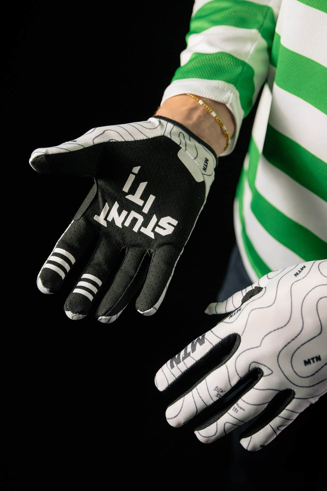 Motion Terra MTB Handschuhe - The Motion Brand Bike Handschuhe Lukas Knopf Merchandise Terra Optik White Terra