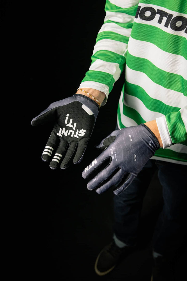 Motion Terra MTB Handschuhe - The Motion Brand Bike Handschuhe Lukas Knopf Merchandise Terra Optik