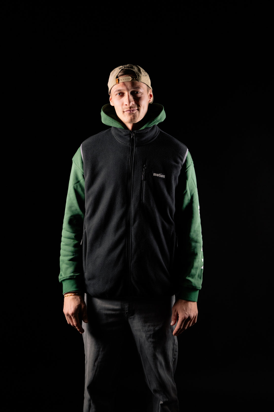 Motion Trail Fleece Weste - The Motion Brand  Fleece Jacke Weste Lukas Knopf Merchandise Trail Jacke MTB Jacke MTB Fleece Jacke Fleece Weste Schwarze Fleece Weste