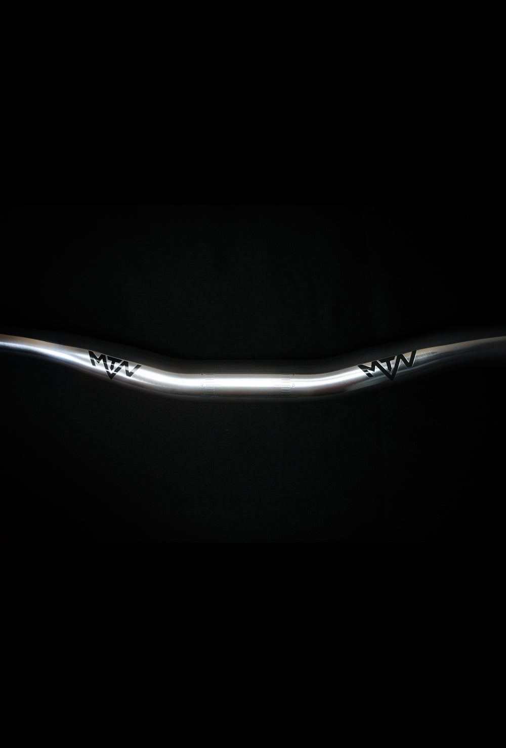 Chrome MTN Components MTB Lenker - The Motion Brand Lukas Knopf Lenker Lukas Knopf Komponenten Merchandise Lukas Knopf Griffe Lifes Short Stunt It 25mm Lenker 38mm Rise Lenker Riserbar Chrom Lenker