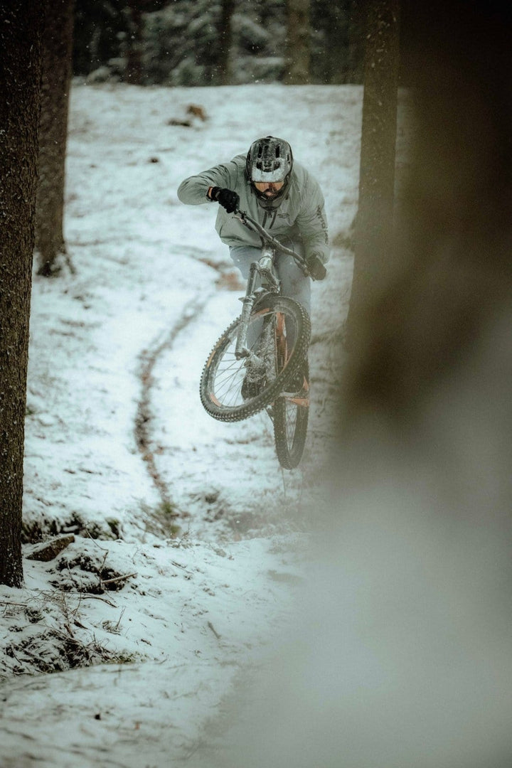 Grey Motion Trail Jacket Regenjacke (Grau) - The Motion Brand