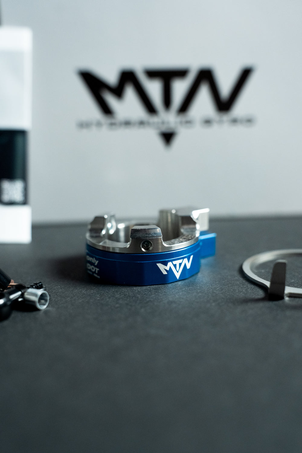 MTN Components Hydraulic Gyro 2.0 / Hydraulischer Rotor - The Motion Brand Lukas Knopf Gyro Barspin Tailwhip Trickstuff trixer endless barspins MTN Components Gyro Brandon Semenuk Gyro Godziek Gyro Dirtjump Gyro Slopestyle Gyro Freeride Gyro