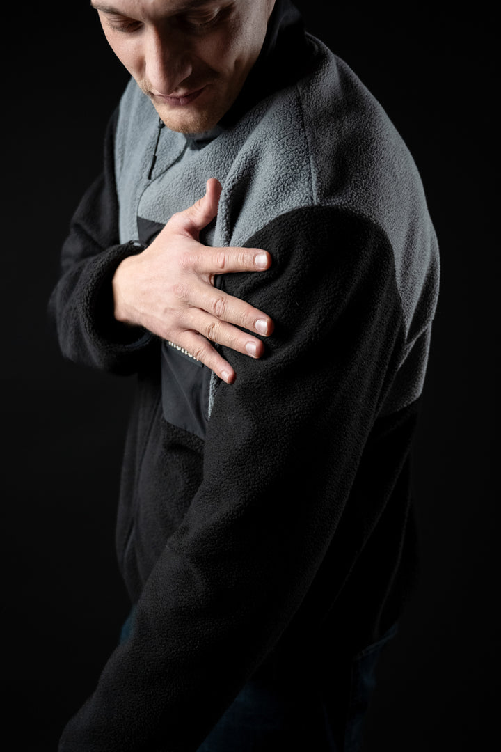 Motion Trail Fleece Jacke - The Motion Brand Grey Black Fleece Jacke Lukas Knopf Merchandise Trail Jacke MTB Jacke MTB Fleece Jacke Grau Schwarz Fleece Jacke MTB Bekleidung