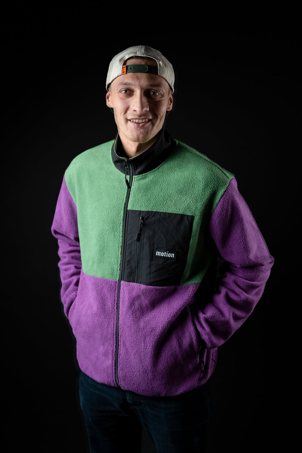 Motion Trail Fleece Jacke - The Motion Brand Green Purple Fleece Jacke Lukas Knopf Merchandise Trail Jacke MTB Jacke MTB Fleece Jacke Grün Lila Fleece Jacke MTB Bekleidung