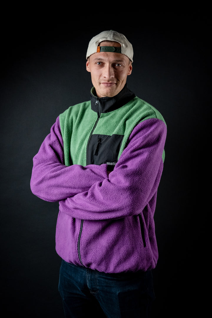 Motion Trail Fleece Jacke - The Motion Brand Green Purple Fleece Jacke Lukas Knopf Merchandise Trail Jacke MTB Jacke MTB Fleece Jacke Grün Lila Fleece Jacke MTB Bekleidung