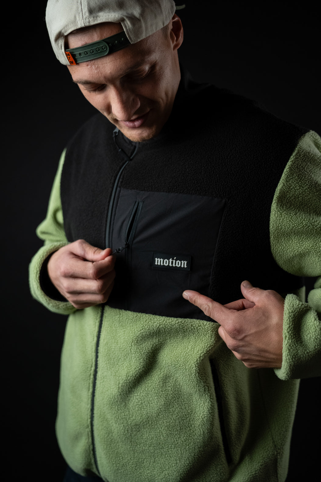 Motion Trail Fleece Jacke - The Motion Brand Green Black Fleece Jacke Lukas Knopf Merchandise Trail Jacke MTB Jacke MTB Fleece Jacke Grün Schwarz Fleece Jacke MTB Bekleidung