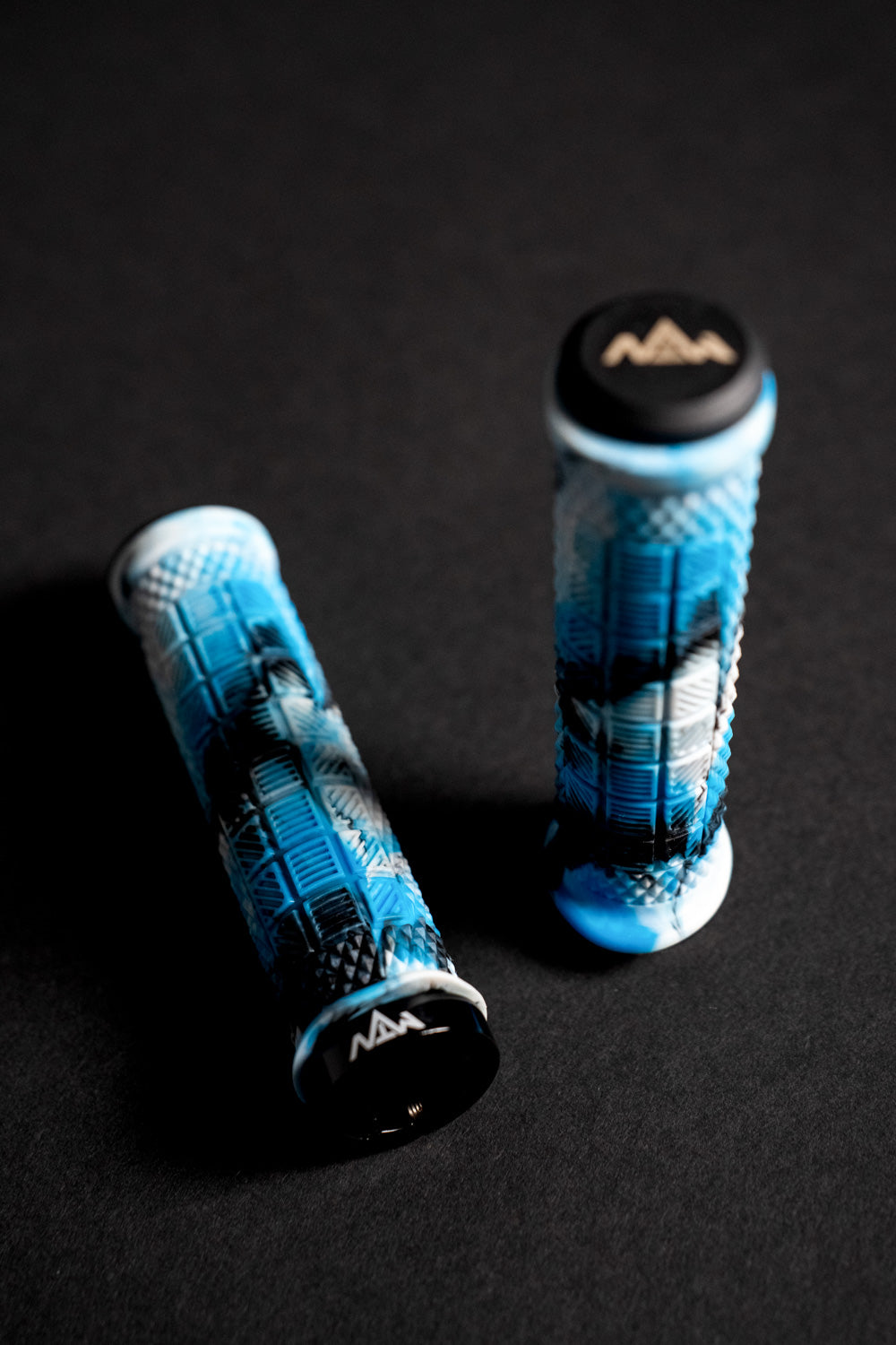 MTN Components Griffe Camo - The Motion Brand Blaue Camo griffe Lukas Knopf The Motion Brand MTB Griffe Downhill Griffe Freeride Griffe