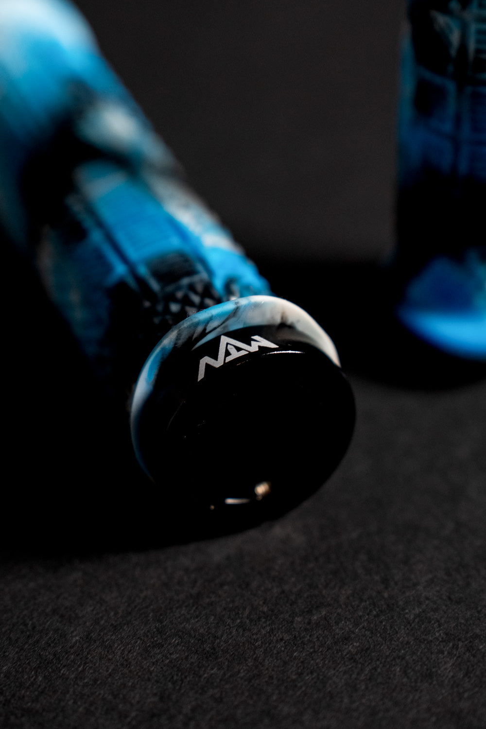 MTN Components Griffe Camo - The Motion Brand Blaue Camo griffe Lukas Knopf The Motion Brand MTB Griffe Downhill Griffe Freeride Griffe