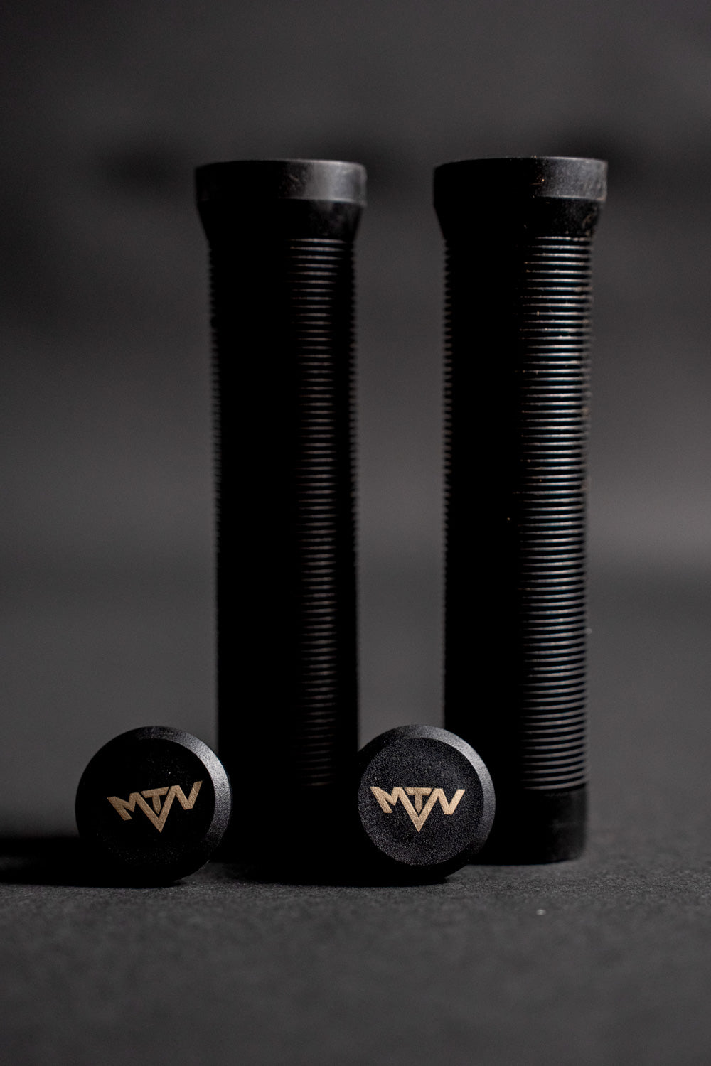 Slip On MTN Components Griffe - The Motion Brand Mountainbikegriffe Mountainbike Griffe Camo Camouflage Griffe Fahrrad Fahrradgriffe Lukas Knopf Griffe Lukas Knopf Merchandise MTB Griffe Camo BMX Griffe Downhill Griffe Freeride Griffe Black