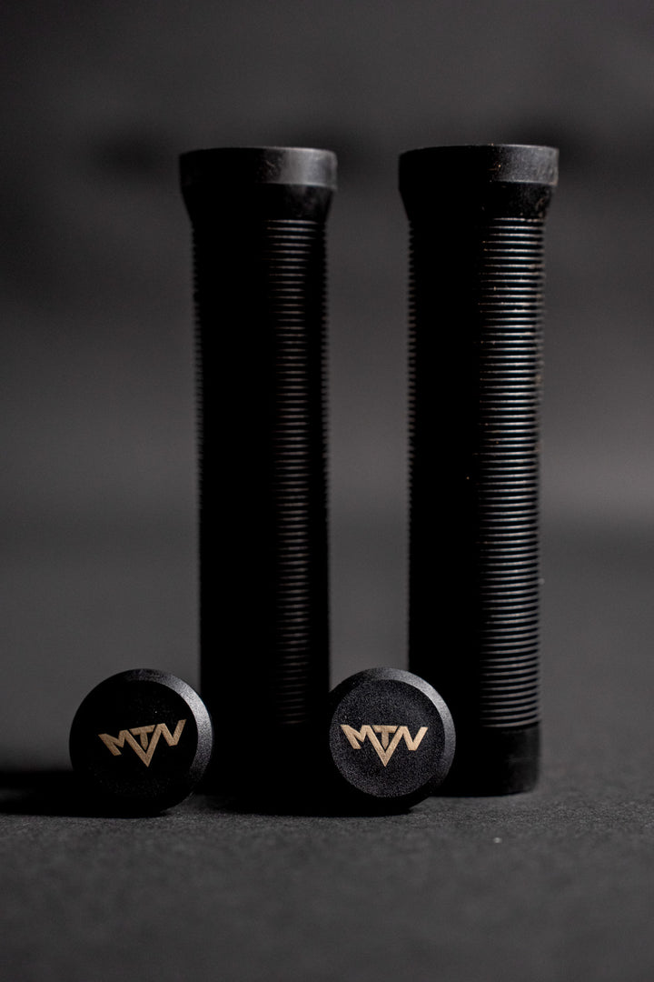 Slip On MTN Components Griffe - The Motion Brand Mountainbikegriffe Mountainbike Griffe Camo Camouflage Griffe Fahrrad Fahrradgriffe Lukas Knopf Griffe Lukas Knopf Merchandise MTB Griffe Camo BMX Griffe Downhill Griffe Freeride Griffe Black