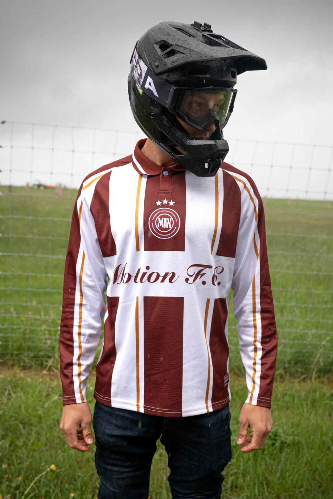 Red White Retro Motion Freeride Club Soccer Jersey - The Motion Brand Fußballtrikot Fussball Trikot Jersey MTB Jersey Lukas Knopf Trikot Mtn Components Trikot Rotes Jersey Rotes Trikot MTB