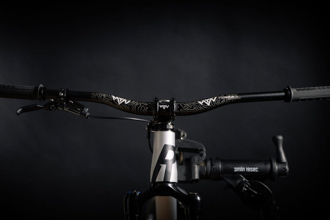 Terra MTN Components MTB Lenker + Gratis Griffe - The Motion Brand