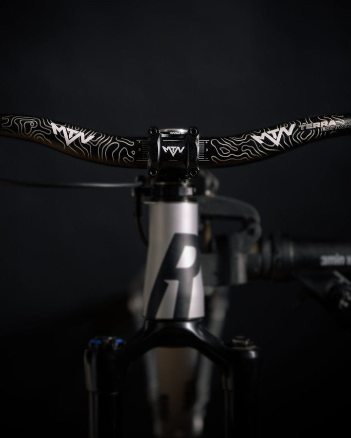 Terra MTN Components MTB Lenker + Gratis Griffe - The Motion Brand