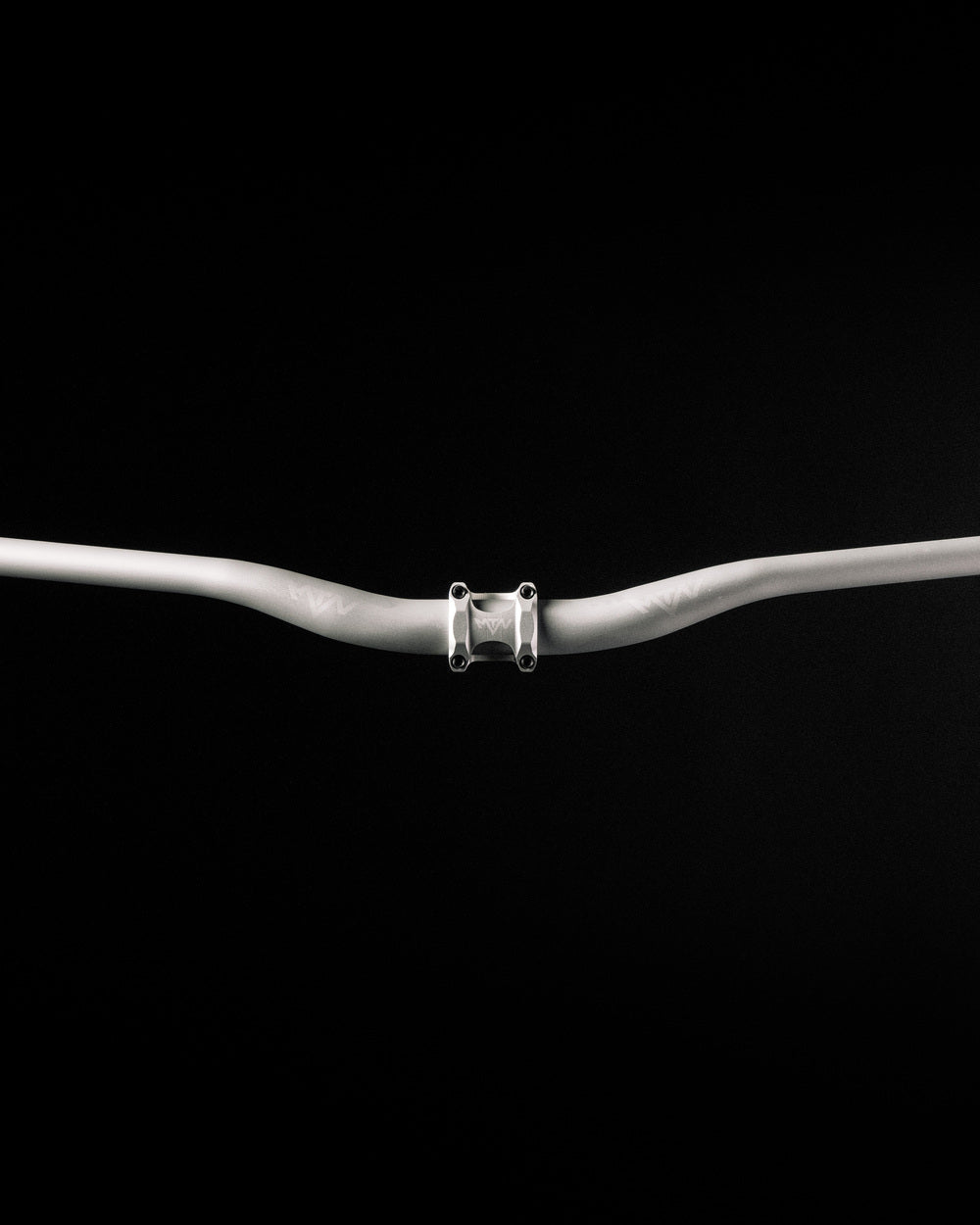 MTN Components MTB Vorbau - The Motion Brand MTN Components MTB Vorbau - The Motion Brand Lukas Knopf Vorbau Lukas Knopf Komponenten Merchandise Lukas Knopf Griffe Lifes Short Stunt It Lenker MTB Lenker Lukas Knopf Vorbau Silberner Vorbau Grauer Vorbau Matt