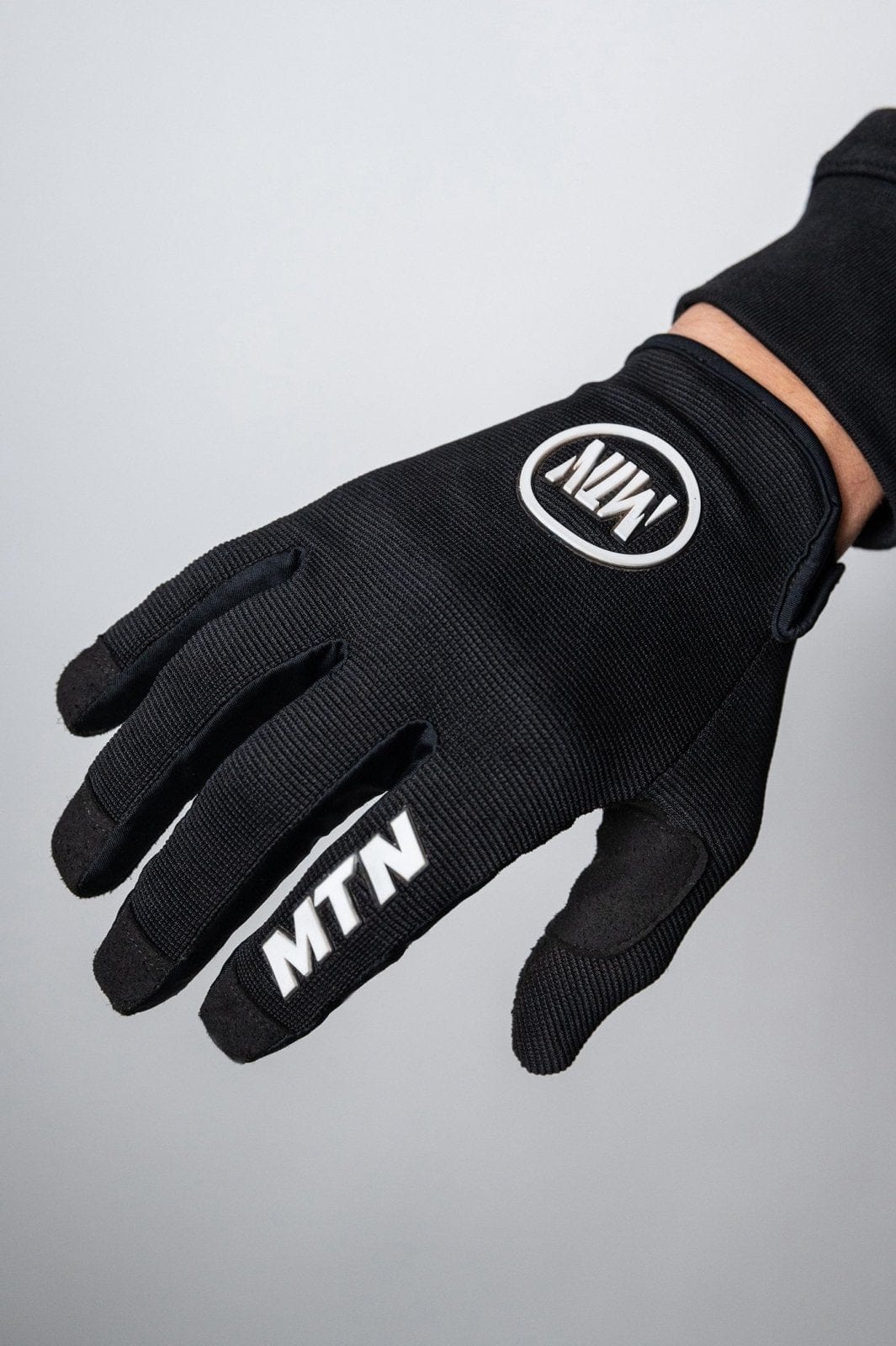 the motion brand handschuhe All Black MTB Handschuhe MTN – Lukas Knopf