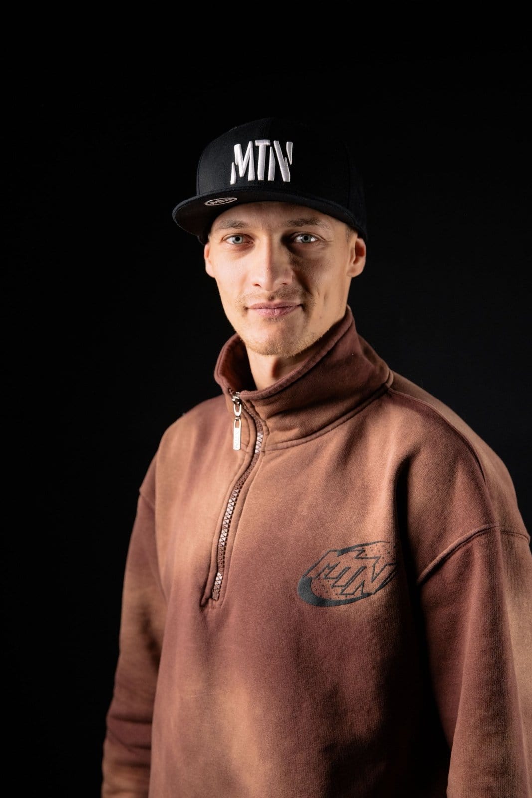 Asteroid Half Zip Sweater - The Motion Brand