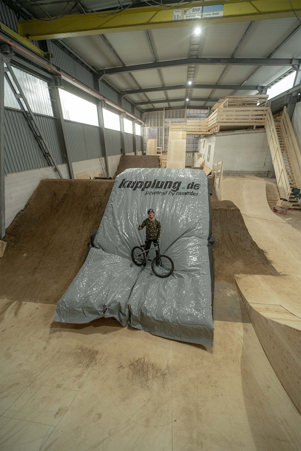 Bike Tages-Camp mit Lukas Knopf (Halle 2.0) - The Motion Brand