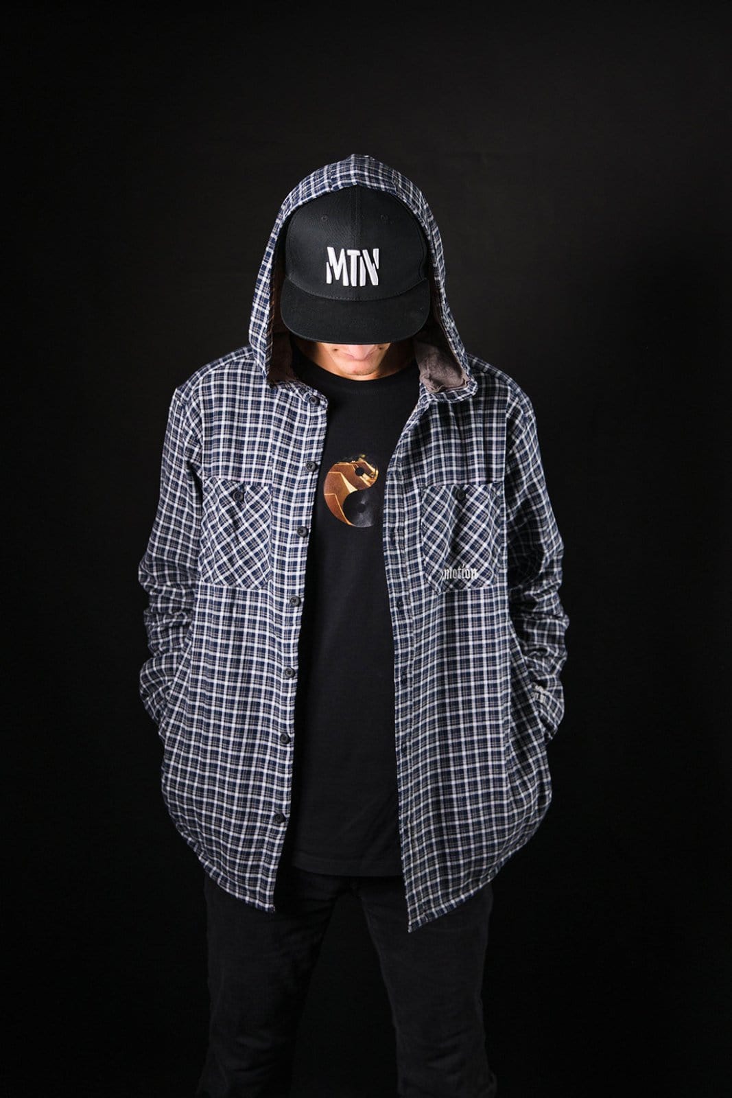 Black/White Hooded Flanell YinYang 2.0 - The Motion Brand Langarmshirt Shirt Langarm FrotteeStick Streetwear Oversized Longsleeve Flanell Hemd Flanellhemd Bikewear