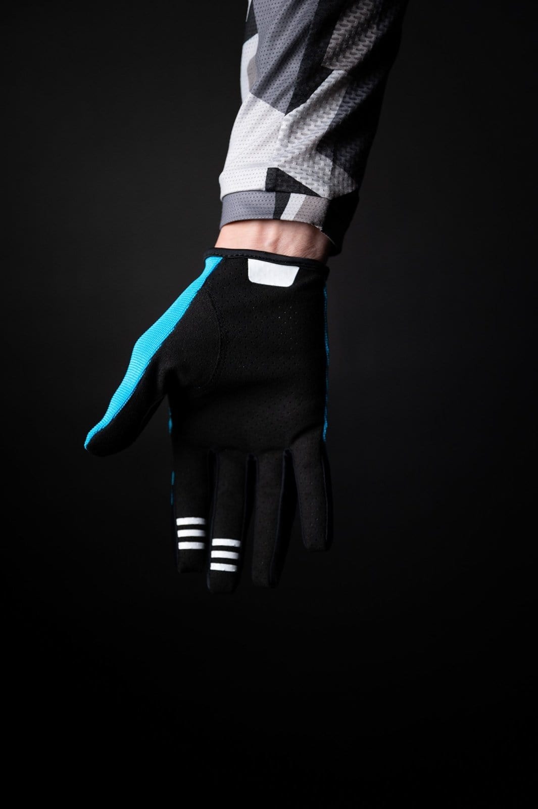 Blue MTB Handschuhe MTN - The Motion Brand Bike Gloves Bike Handschuhe Fahrradhandschuhe Bikewear Bike wear Glove Blau Blaue Fahrradhandschuhe Fahrradhandschuhe mit Handyfunktion Handschuhe Display bedienbar Fahrradhandschuhe smartphone smartphone handschuhe mtb handschuhe mtb glove mountainbike handschuhe blau