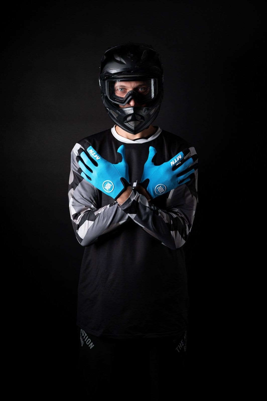 Blue MTB Handschuhe MTN - The Motion Brand Bike Gloves Bike Handschuhe Fahrradhandschuhe Bikewear Bike wear Glove Blau Blaue Fahrradhandschuhe Fahrradhandschuhe mit Handyfunktion Handschuhe Display bedienbar Fahrradhandschuhe smartphone smartphone handschuhe mtb handschuhe mtb glove mountainbike handschuhe blau