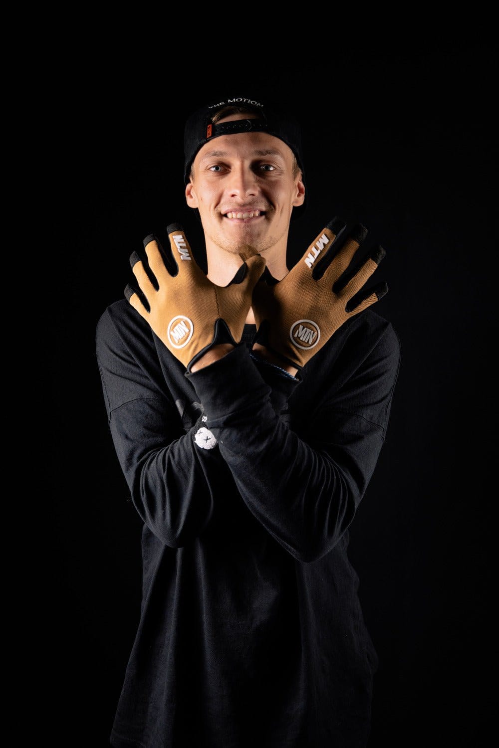 Brown MTB Handschuhe MTN - The Motion Brand Braune Fahrradhandschuhe Fahrradhandschuhe mit Handyfunktion Handschuhe Display bedienbar Fahrradhandschuhe smartphone smartphone handschuhe mtb handschuhe mtb glove mountainbike handschuhe braun