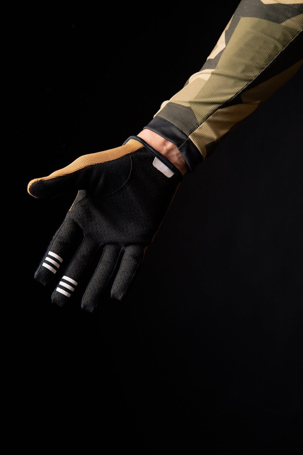 Brown MTB Handschuhe MTN - The Motion Brand Braune Fahrradhandschuhe Fahrradhandschuhe mit Handyfunktion Handschuhe Display bedienbar Fahrradhandschuhe smartphone smartphone handschuhe mtb handschuhe mtb glove mountainbike handschuhe braun