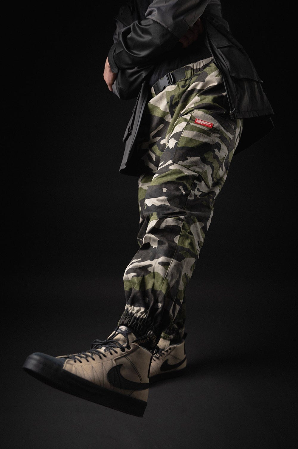 Camo Cargo Pants - The Motion Brand CamoHose Hose Camouflage Hose Streetwear Hose Pants Trackpant Trackpants Camo