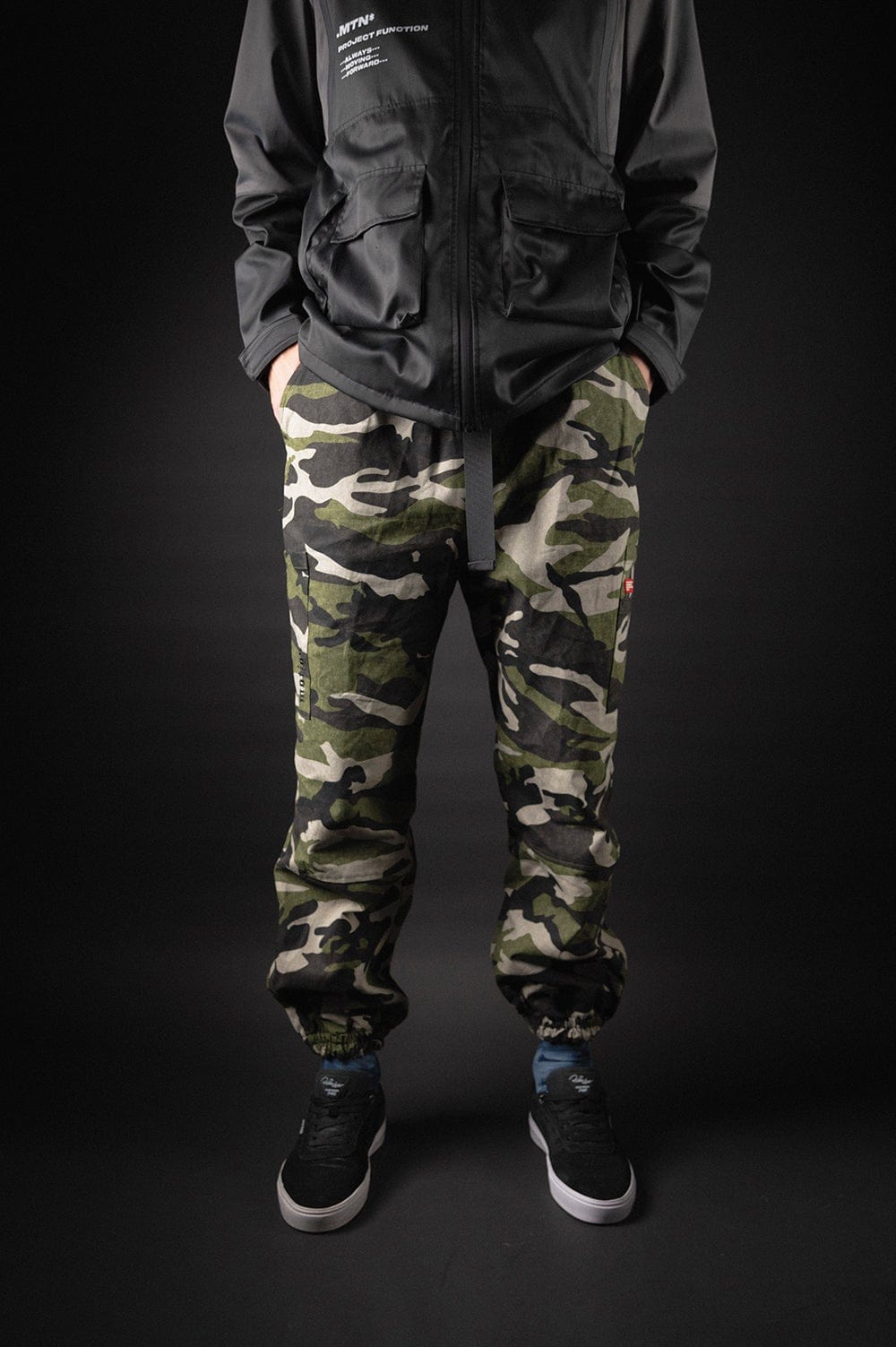 Camo Cargo Pants - The Motion Brand CamoHose Hose Camouflage Hose Streetwear Hose Pants Trackpant Trackpants Camo