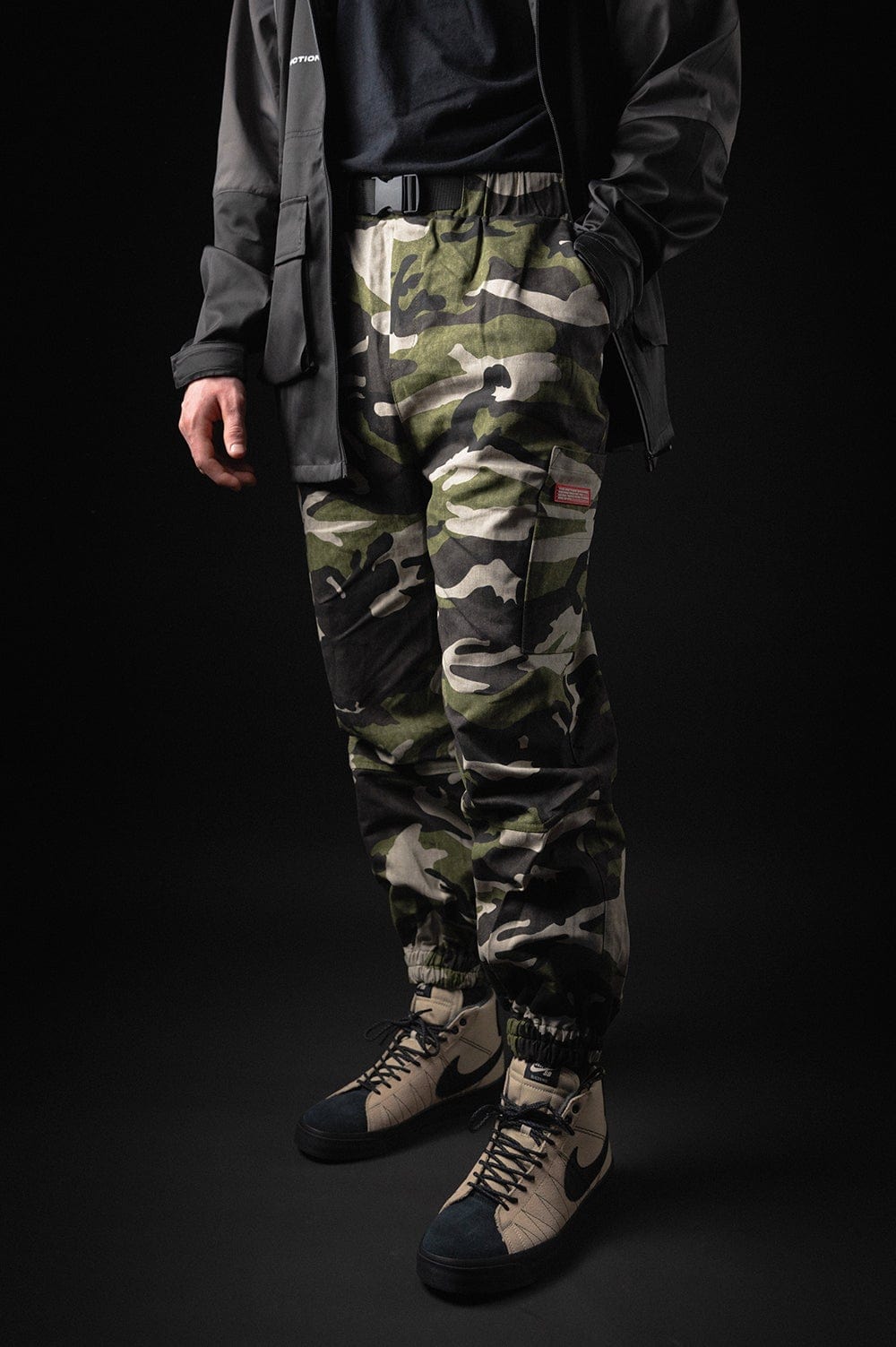 Camo Cargo Pants - The Motion Brand CamoHose Hose Camouflage Hose Streetwear Hose Pants Trackpant Trackpants Camo