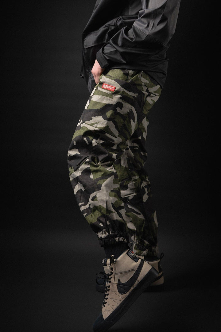 Camo Cargo Pants - The Motion Brand CamoHose Hose Camouflage Hose Streetwear Hose Pants Trackpant Trackpants Camo
