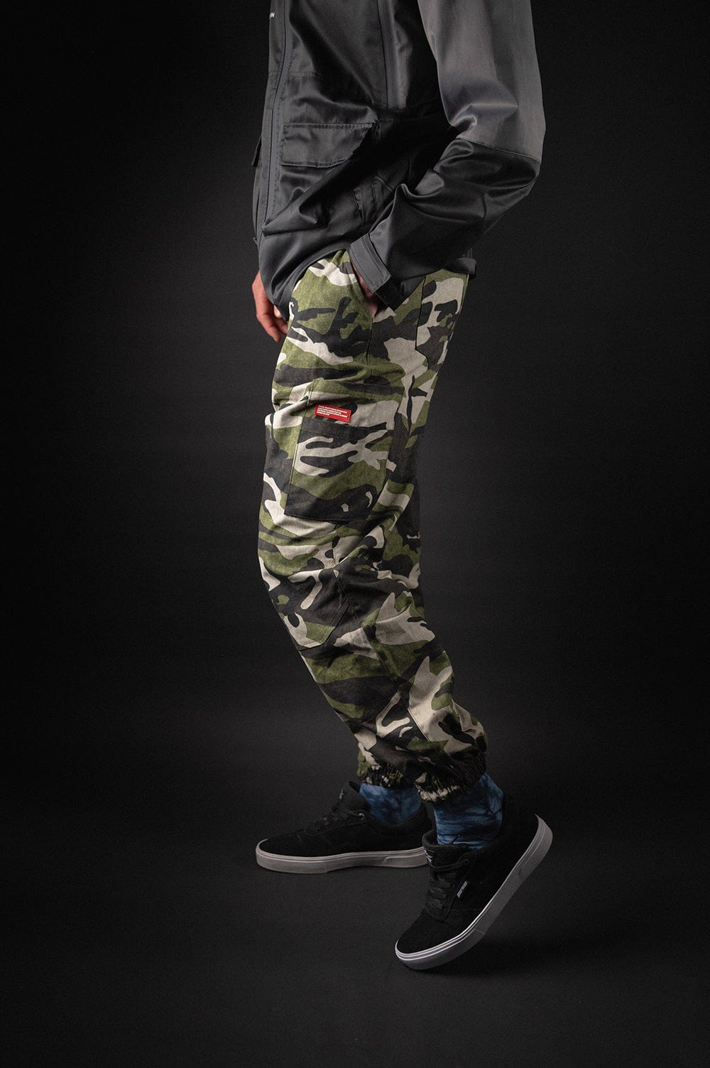 Camo Cargo Pants - The Motion Brand CamoHose Hose Camouflage Hose Streetwear Hose Pants Trackpant Trackpants Camo