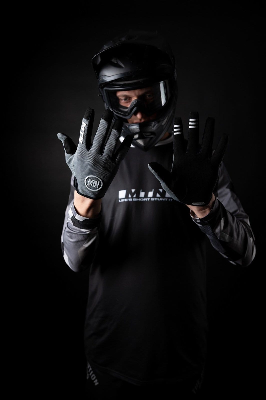 the motion brand handschuhe Gray MTB Gloves MTN – Lukas Knopf
