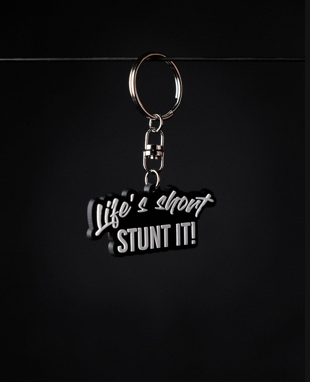 Keychain - Set Stunt! X MTNGang - The Motion Brand Schlüsselanhänger MTNGANG Life's Short Stunt It Merch Lukas Knopf
