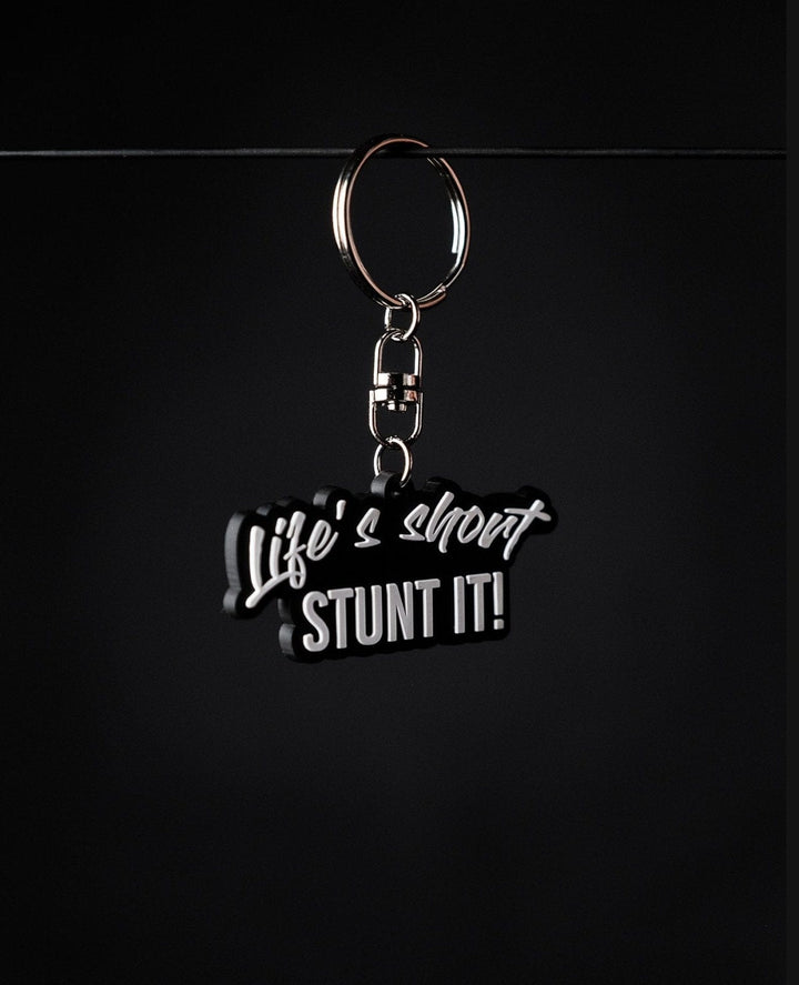 Keychain - Set Stunt! X MTNGang - The Motion Brand Schlüsselanhänger MTNGANG Life's Short Stunt It Merch Lukas Knopf