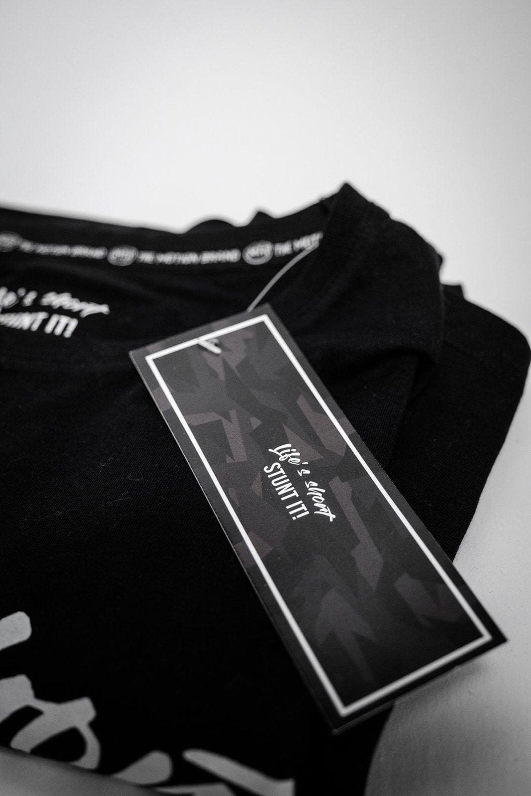 Life's Short Stunt It T-Shirt - The Motion Brand Streetwear Shirt MTB Shirt Mountainbike Shirt Bikewear Bike Wear T Shirt Schwarz Life's Short Stunt It Shirt