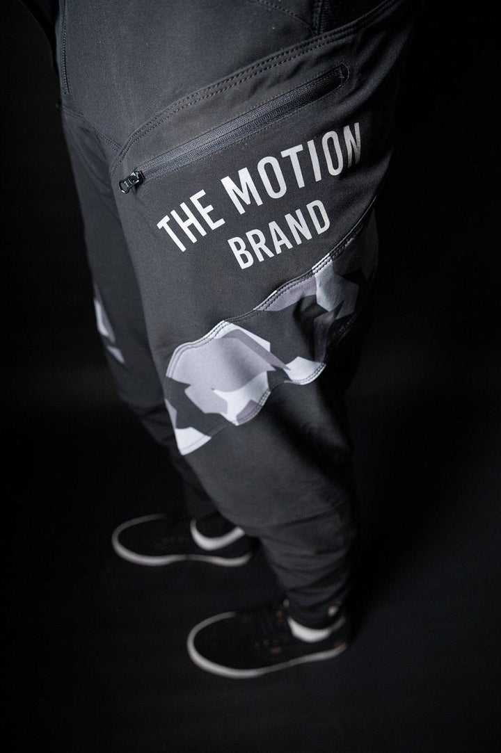 MTB Camo Pants (Hose) lang - The Motion Brand Bikehose Fahrradhose Lang für Männer und Frauen MTB Hose Mountainbike Bikewear Bike Wear