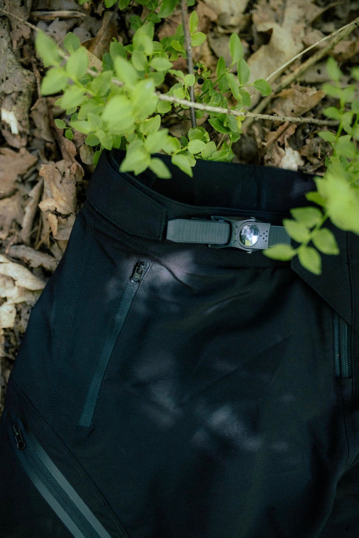 MTB Shorts 3.0 Schwarz - The Motion Brand schwarze kurze fahrradhose kurze mtb hose mtb shorts lukas knopf merch the motion brand bike hose sommerhose fürs biken bikehose für den sommer