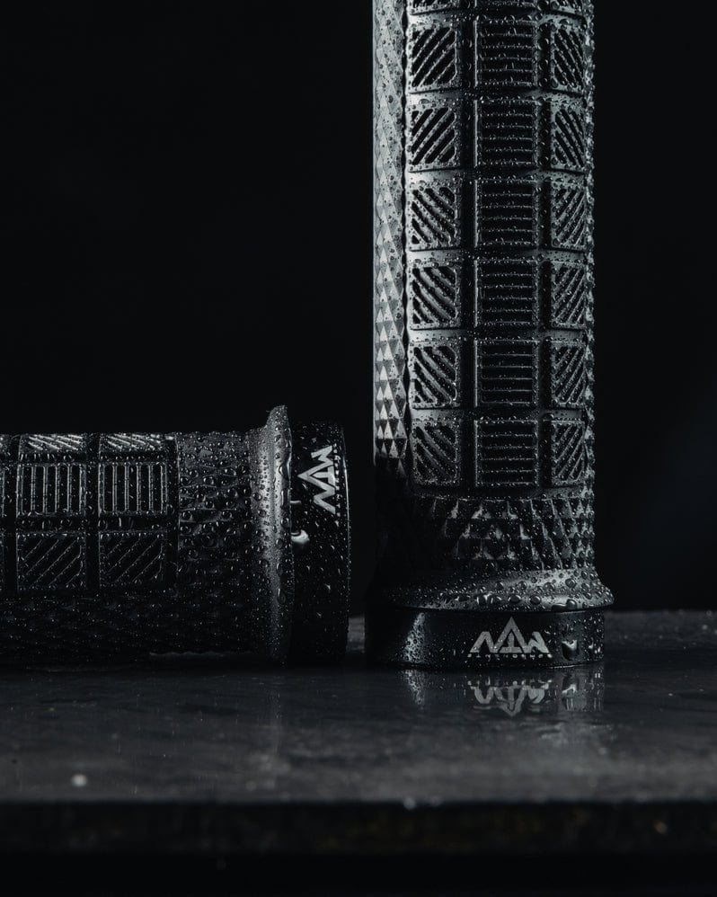 MTN Components Downhill Lenker- & Vorbau-Bundle (+GRATIS Griffe & Mudguard!) - The Motion Brand