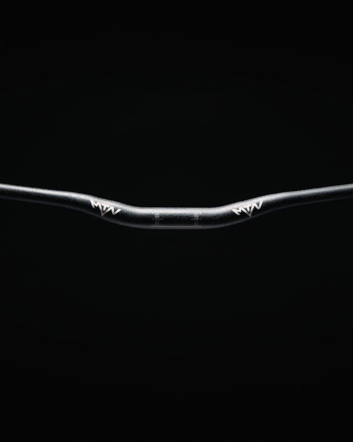 MTN Components MTB Lenker - The Motion Brand Lukas Knopf Lenker Lukas Knopf Komponenten Merchandise Lukas Knopf Griffe Lifes Short Stunt It